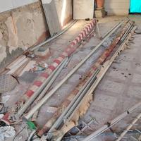 due strutture per tende da 3 metri 