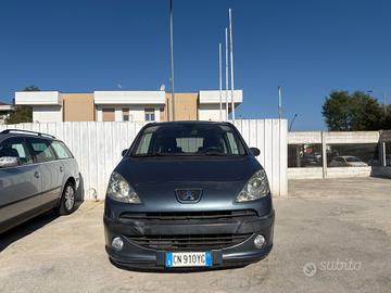 Peugeot 1007 1.4 Happy