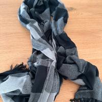 Sciarpa pashmina a quadretti neri