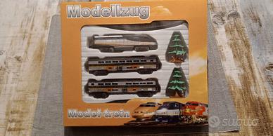 Trenino di plastica con batteria 1xAA nuovo