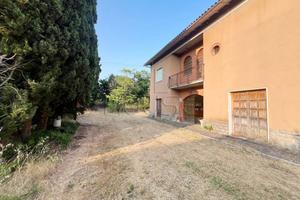 Appartamento di 250 m² con 5 locali e box auto a A