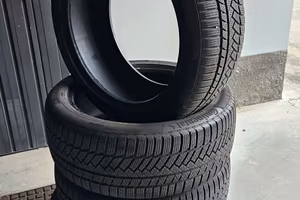 Pneumatici Continental invernali 245/45/19 V XL