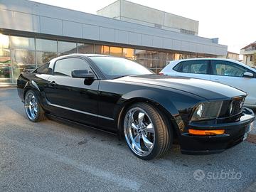 mustang 4.6 V8 manuale