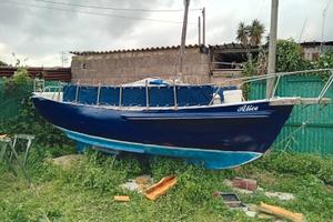 Gozzo bretone diesel con cabina