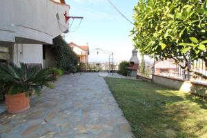 VILLA A SCHIERA D'ANGOLO A LUZZI