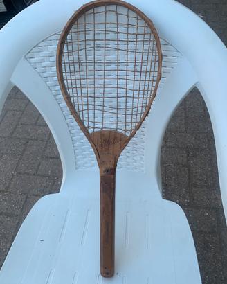 Antica racchetta da tennis