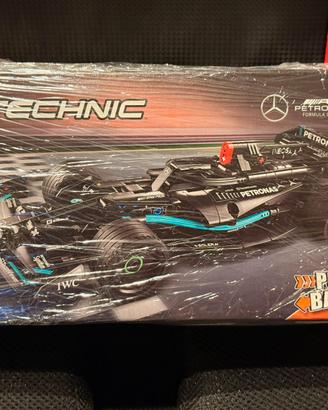 LEGO Technic 42165 – Mercedes-AMG F1 W14