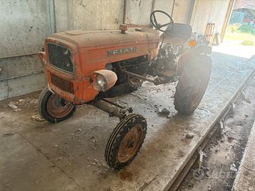 Trattore FIAT 215