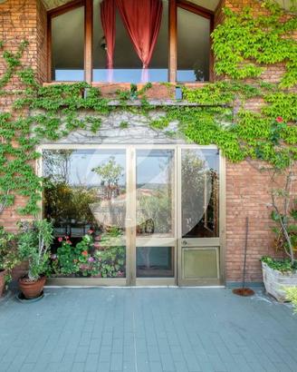 Attico / Mansarda di 293 m² con più di 5 locali e 