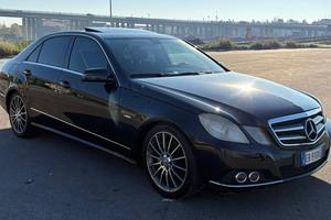 MERCEDES E250 CDi AMG TOTAL BALCK TETTO APRIBILE.