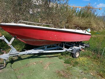 Barca a motore con motore 25cv 
