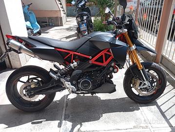 Aprilia Dorsoduro 900 
