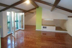 Attico / Mansarda di 150 m² con 4 locali a Bologna