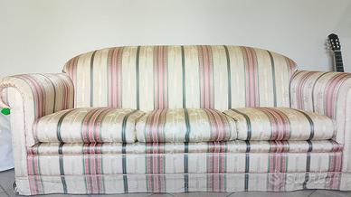 Divano vintage stile classico