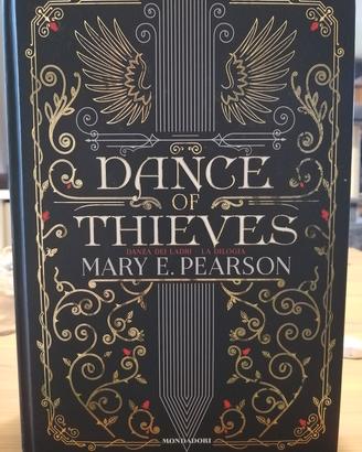 Dance of thieves Mary E. Pearson
