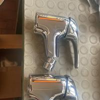 Rubinetto lavabo e bidet