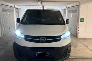 Opel vivaro anno 2020 km 100.000 1 proprietario