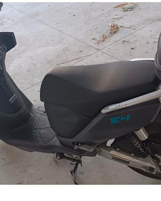 Scooter elettrico doppia batteria Lifan E4
