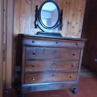 Antico como' con specchiera