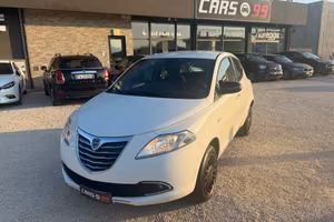 Lancia Ypsilon 0.9 TwinAir 85 CV 5 porte Metano Ec