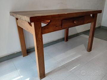 Tavolo cucina legno massello con cassetto