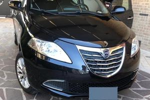 Lancia Ypsilon 0.9 TwinAir Benzina Metano