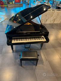 Pianoforte mezza coda petrof