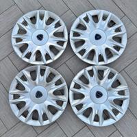 4 copricerchi ypislon da 15 tutto 25 euro 