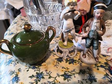 statuine e zuccheriera in ceramica