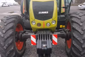 Trattore Claas axos 340