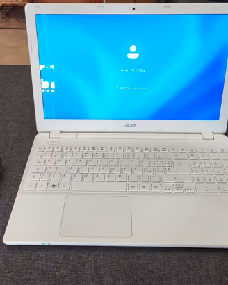 Acer Aspire V3-572G i5 5200U 16GB SSD 240GB + HDD 