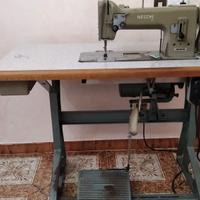due macchine da cucire