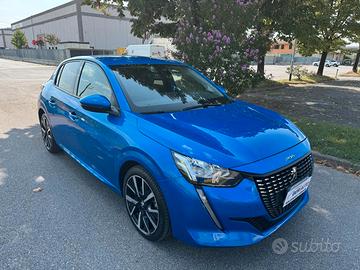 Peugeot 208 adatta neopatentati