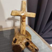 Crocifisso in legno d'ulivo secolare 