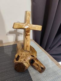 Crocifisso in legno d'ulivo secolare 