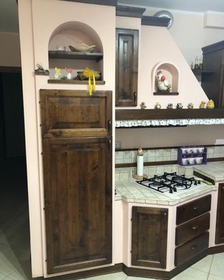 Cucina in legno massello e muratura