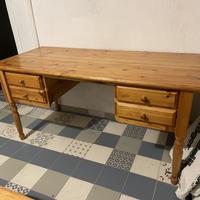 scrivania grande in legno 