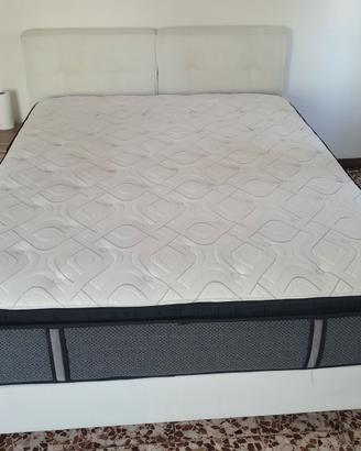 Letto matrimoniale