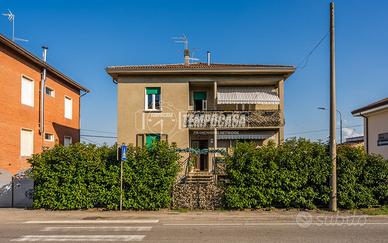 QUADRILOCALE RISTRUTTURATO IN BIFAMILIARE