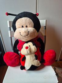 Coccinella gigante e figlia