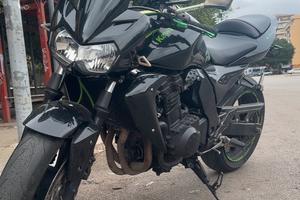 Kawasaki 750 2004