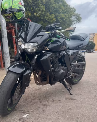 Kawasaki 750 2004