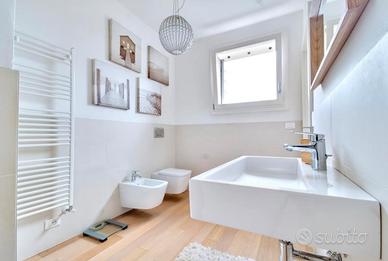 Lavabo sospeso in ceramica