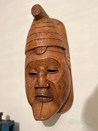 Maschera etnica africana in legno