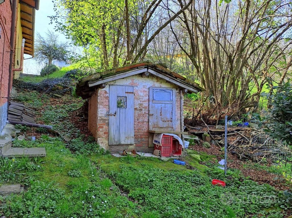 Rustico / Casale di 231 m² con più di 5 locali e b - Altro