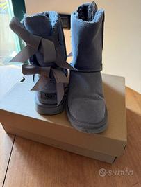 UGG-Grigi con doppi fiocchi