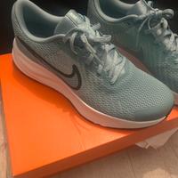 Nike uomo taglia 43 nuove mai usate con scatola