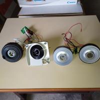 4 potenti motori di aspira solidi a batterie litio