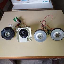 4 potenti motori di aspira solidi a batterie litio