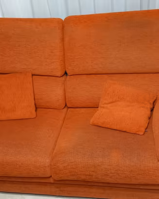 DUE DIVANI  (QUASI) REGALATI